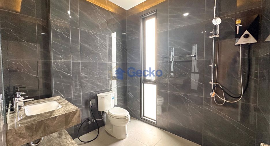 Casa en venta de 4 habitaciones en Bang Lamung, Chonburi