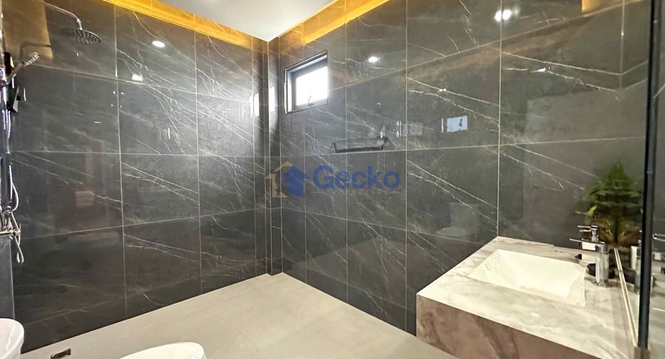 Casa en venta de 4 habitaciones en Bang Lamung, Chonburi