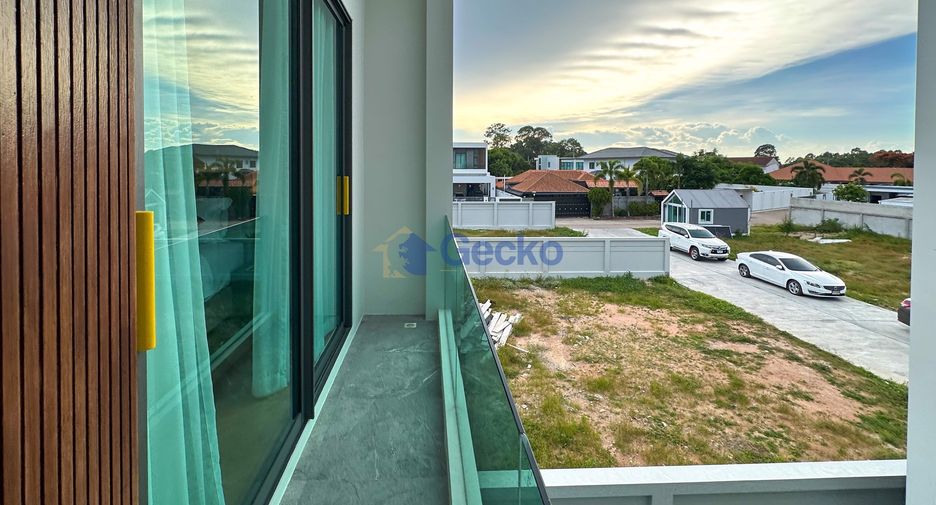 Casa en venta de 4 habitaciones en Bang Lamung, Chonburi