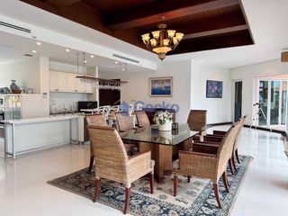 Haus zum Kauf mit 4 Zimmer in Bang Lamung, Chonburi