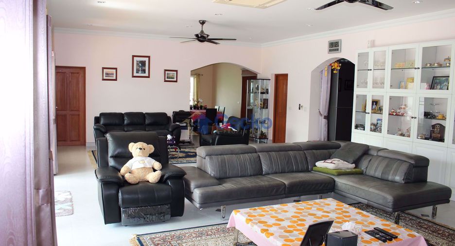 Casa en venta de 4 habitaciones en Bang Lamung, Chonburi