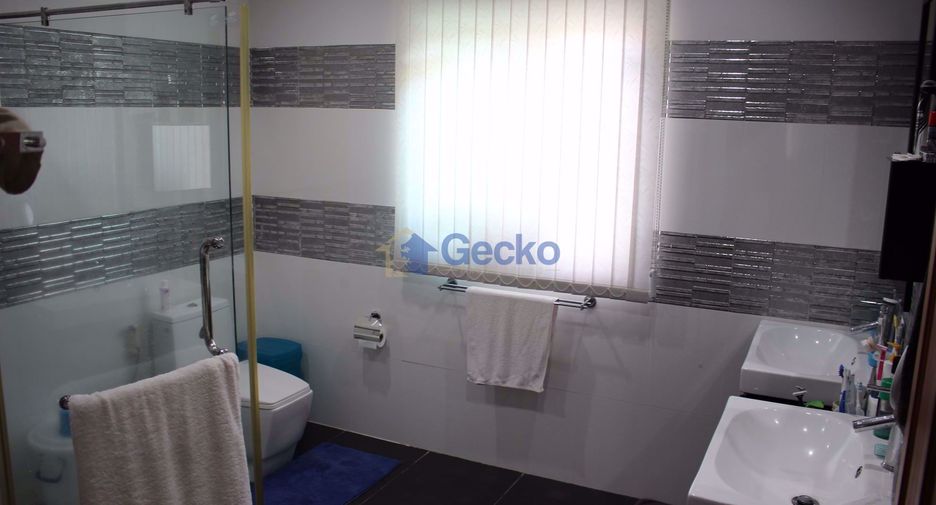 Casa en venta de 4 habitaciones en Bang Lamung, Chonburi