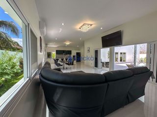 Haus zur Miete und zum Kauf mit 3 Zimmer in Bang Lamung, Chonburi