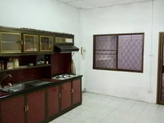For sale and for rent 4 bedrooms townhouse in Lat Phrao, Bangkok