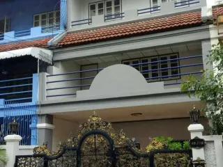 For sale and for rent 4 bedrooms townhouse in Lat Phrao, Bangkok