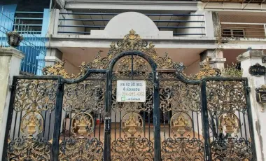 For sale and for rent 4 bedrooms townhouse in Lat Phrao, Bangkok