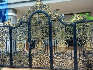 For sale and for rent 4 bedrooms townhouse in Lat Phrao, Bangkok