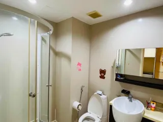 Condo en alquiler de 2 habitaciones en Bang Kapi, Bangkok