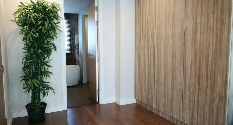 Casa adosada en venta de 3 habitaciones en Yan Nawa, Bangkok