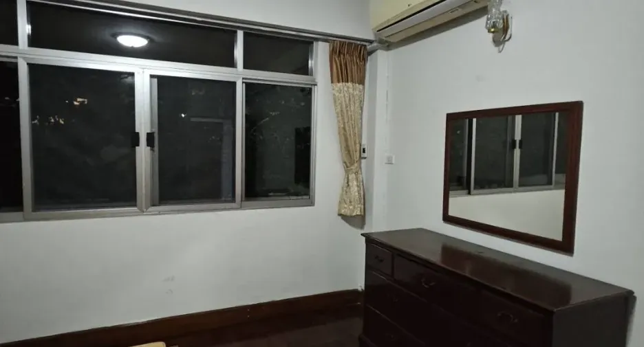 À louer 3 chambres appartement à Khlong Toei, Bangkok