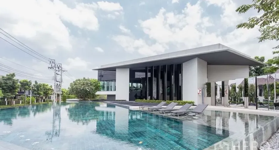 For rent 4 bedrooms house in Bang Kapi, Bangkok