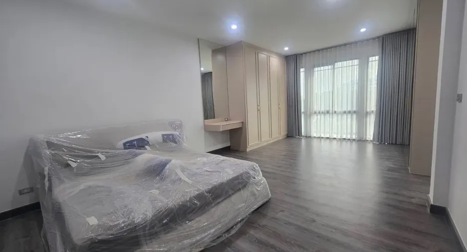 出租 3 卧室 独立屋 在 Suan Luang, 曼谷