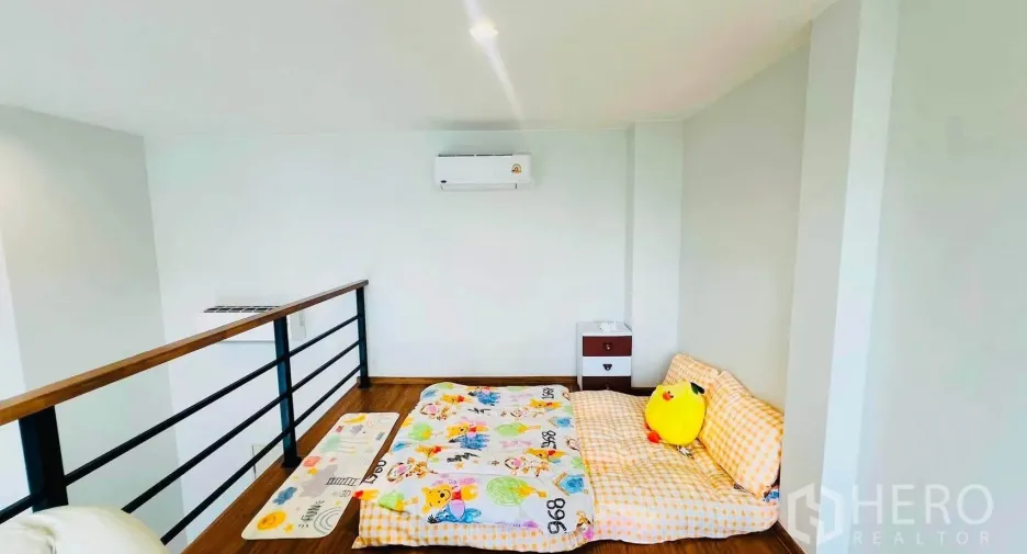 Casa adosada en alquiler de 3 habitaciones en Bang Phli, Samut Prakan
