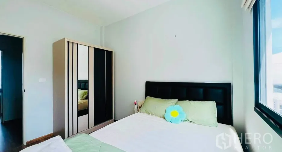 Casa adosada en alquiler de 3 habitaciones en Bang Phli, Samut Prakan