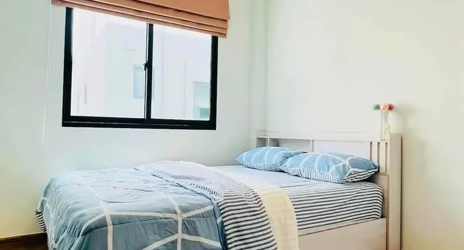 Casa adosada en alquiler de 3 habitaciones en Bang Phli, Samut Prakan