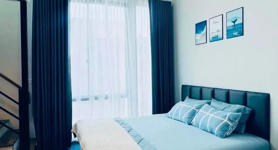 Casa adosada en alquiler de 3 habitaciones en Bang Phli, Samut Prakan