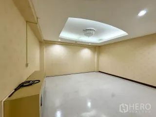 For rent office in Din Daeng, Bangkok