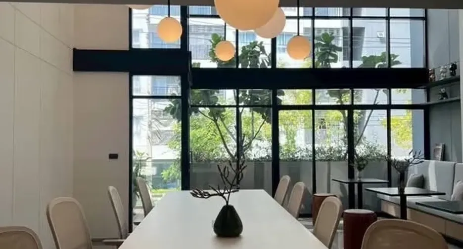 For rent そして for sale office in Mueang Samut Prakan, Samut Prakan