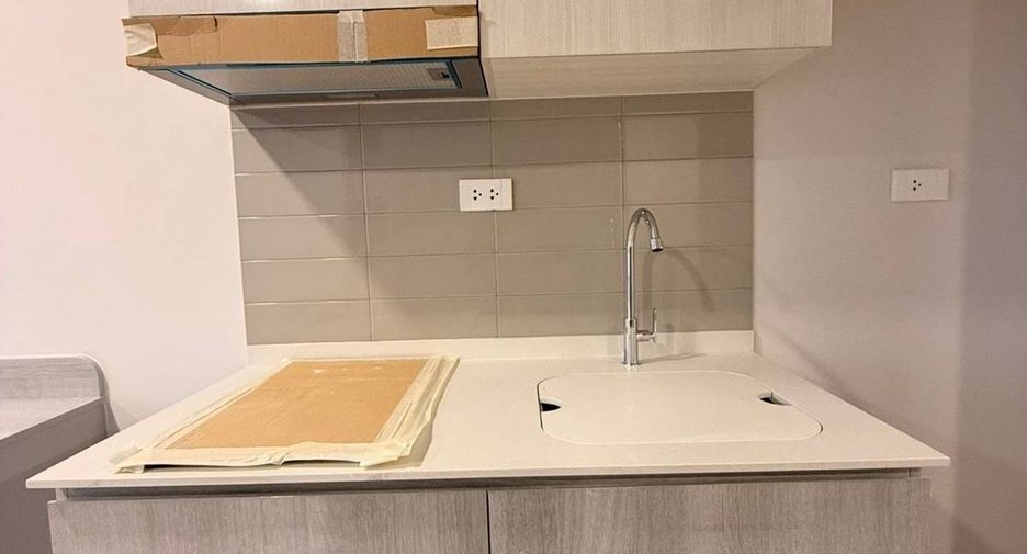 Продажа 1 кровать кондо в Хуаи Кхщанг, Бангкок