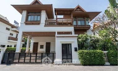 À louer 4 chambres maison à Yan Nawa, Bangkok