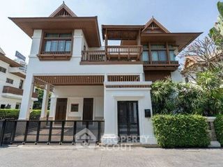 Casa en alquiler de 4 habitaciones en Yan Nawa, Bangkok