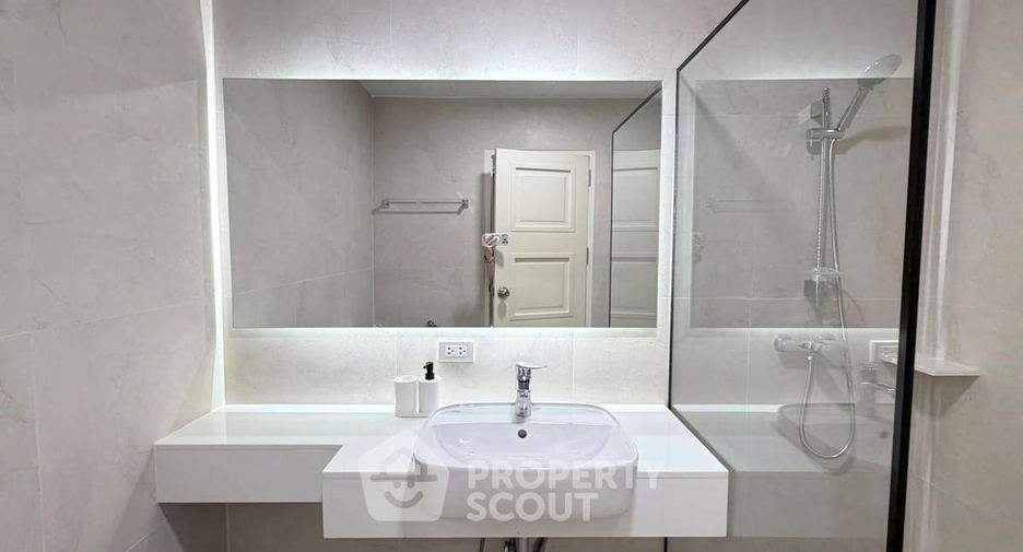 For rent 1 bed condo in Phaya Thai, Bangkok
