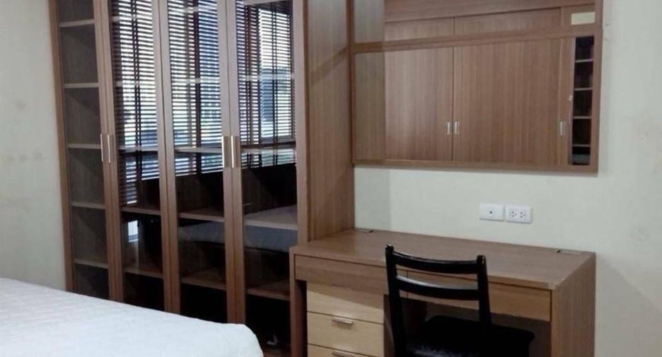 For rent 2 bedrooms condo in Sathon, Bangkok