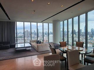 For rent 3 bedrooms condo in Khlong San, Bangkok