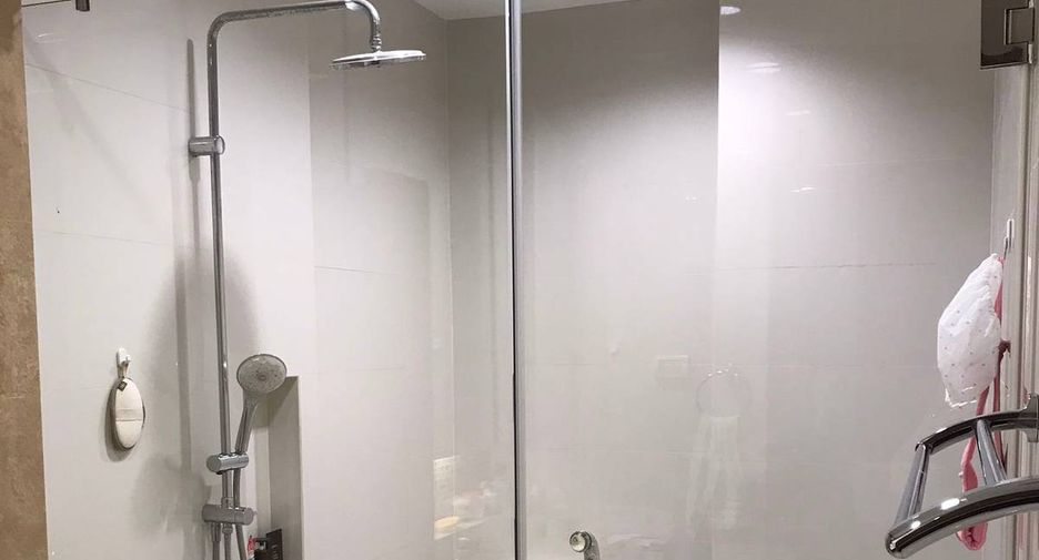 For sale 2 bedrooms condo in Khlong Toei, Bangkok