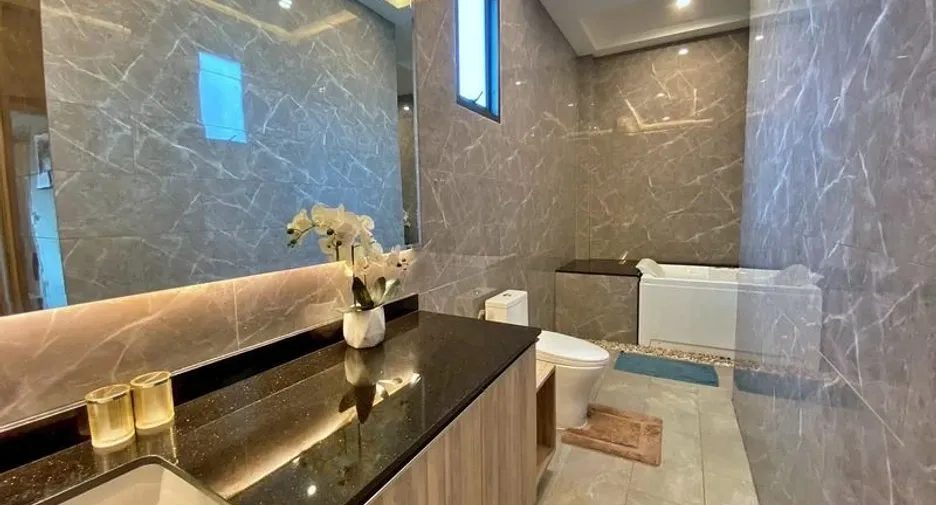 Villa zum Kauf mit 4 Zimmer in Huay Yai, Pattaya