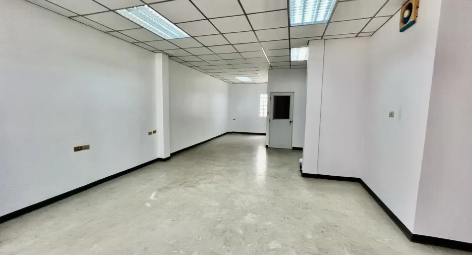 Gewerbefläche zum Kauf mit 4 Zimmer in Bang Lamung, Chonburi