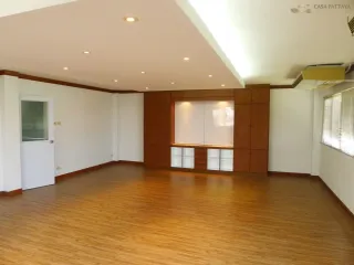 Gewerbefläche zum Kauf mit 4 Zimmer in Bang Lamung, Chonburi
