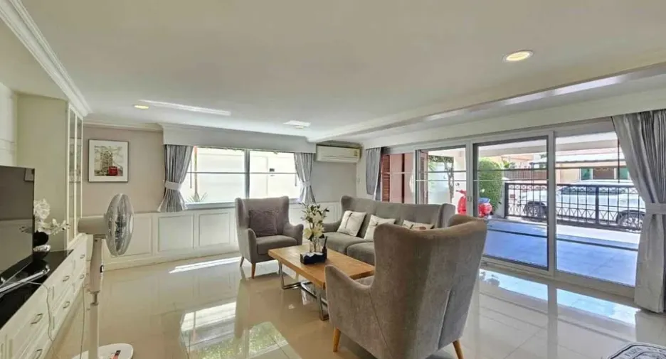 Casa en venta de 4 habitaciones en Bang Lamung, Chonburi
