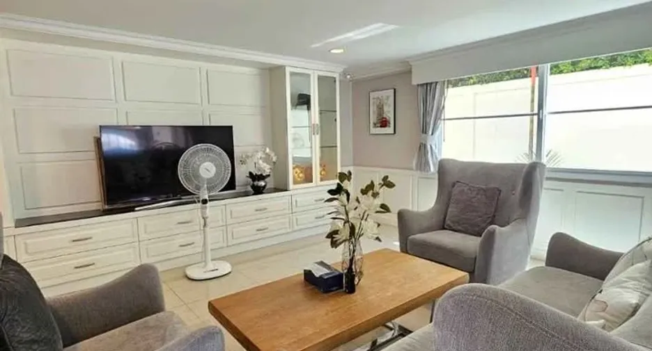 Casa en venta de 4 habitaciones en Bang Lamung, Chonburi