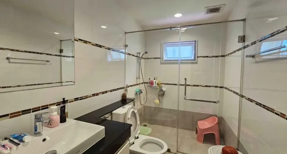 Casa en venta de 4 habitaciones en Bang Lamung, Chonburi
