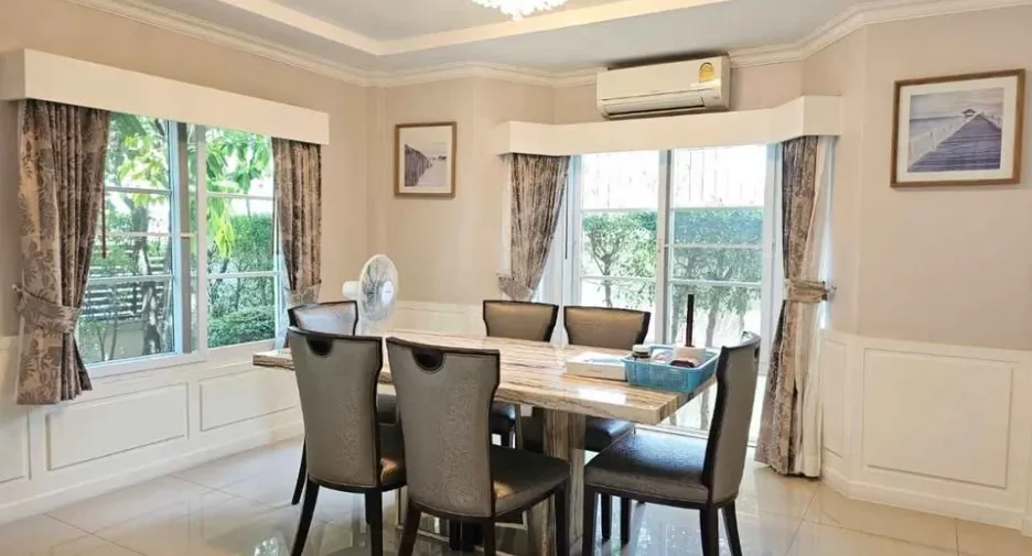 Casa en venta de 4 habitaciones en Bang Lamung, Chonburi
