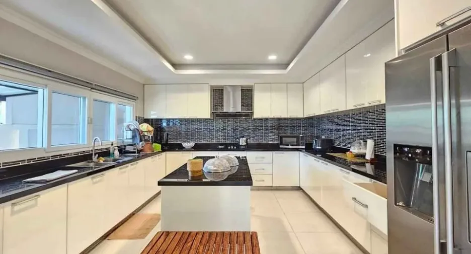 Casa en venta de 4 habitaciones en Bang Lamung, Chonburi