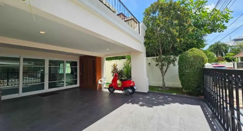 Casa en venta de 4 habitaciones en Bang Lamung, Chonburi