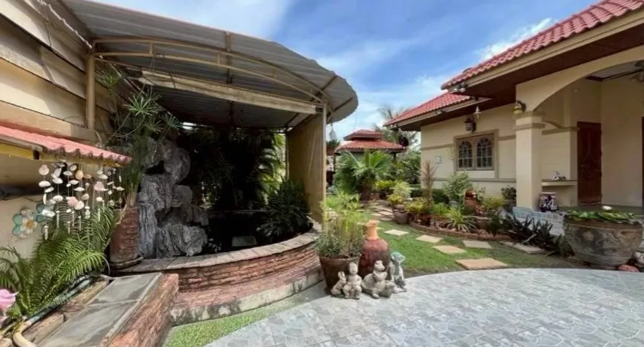 Casa en venta de 6 habitaciones en Bang Lamung, Chonburi
