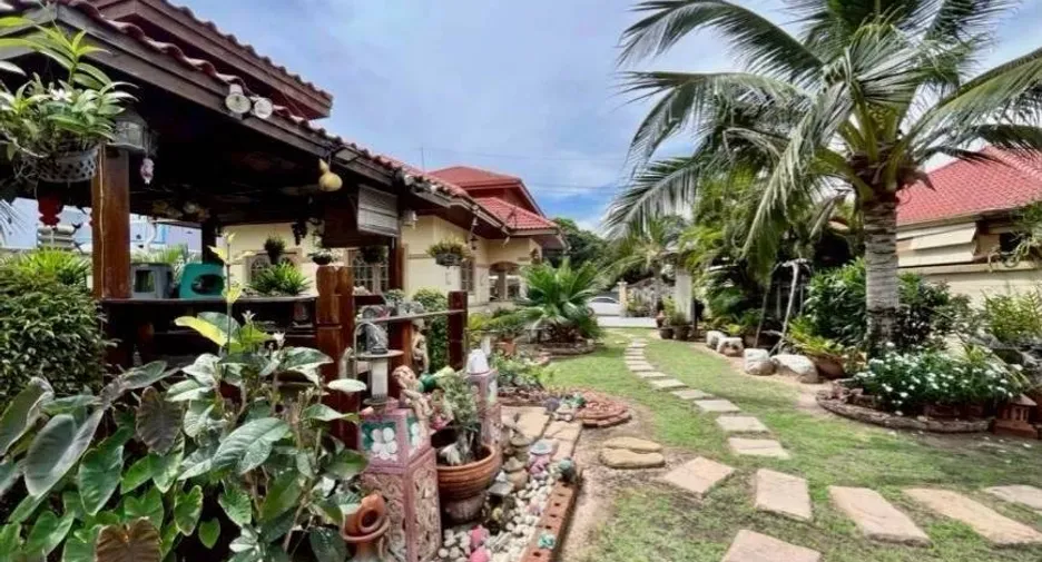 Casa en venta de 6 habitaciones en Bang Lamung, Chonburi