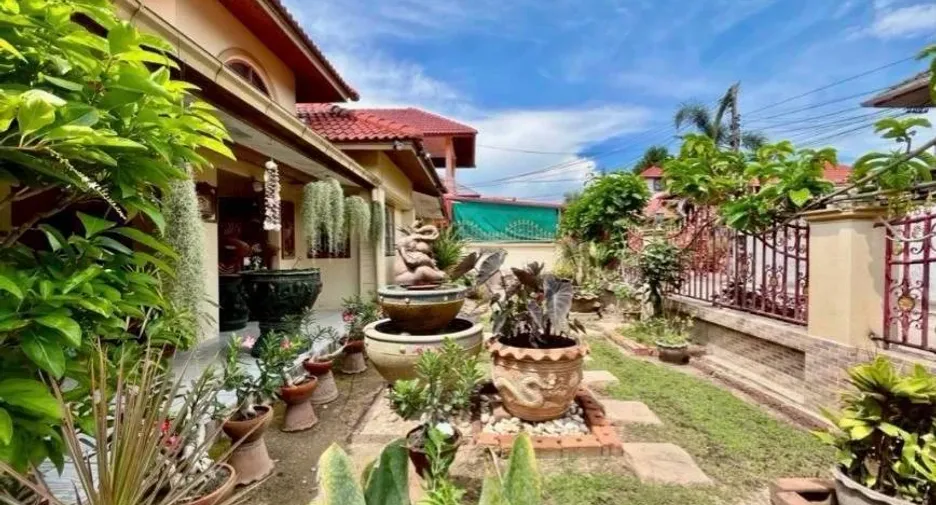 Casa en venta de 6 habitaciones en Bang Lamung, Chonburi