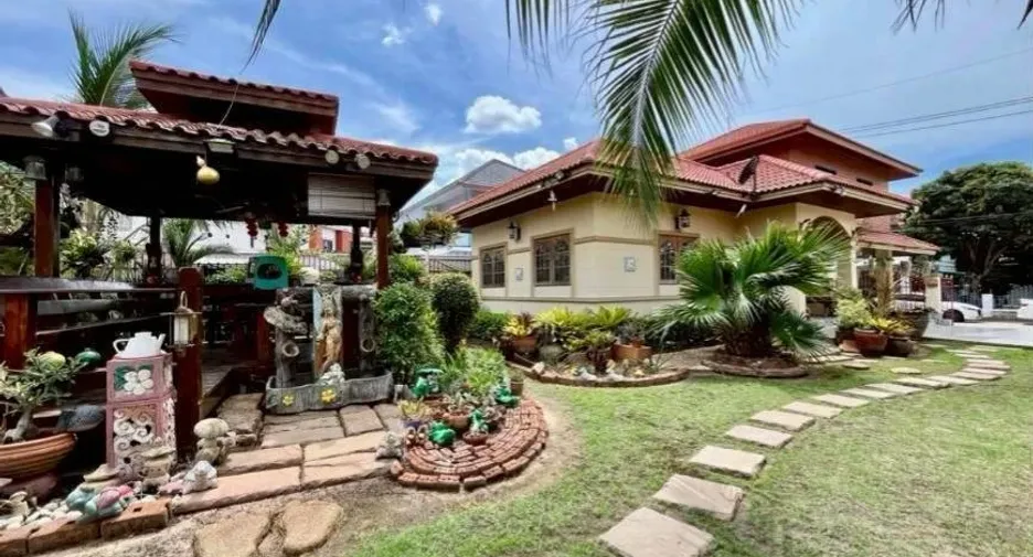 Casa en venta de 6 habitaciones en Bang Lamung, Chonburi