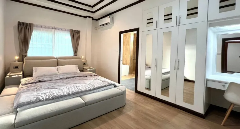 Haus zur Miete mit 4 Zimmer in Bang Lamung, Chonburi