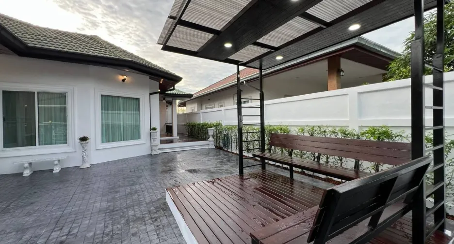 Haus zur Miete mit 4 Zimmer in Bang Lamung, Chonburi