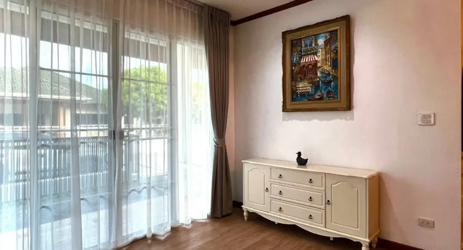 Haus zur Miete mit 4 Zimmer in Bang Lamung, Chonburi