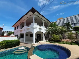 For rent 4 ベッドルーム villa in Bang Lamung, Chonburi