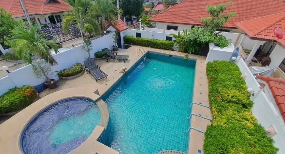 For rent 4 bedrooms villa in Jomtien, Pattaya