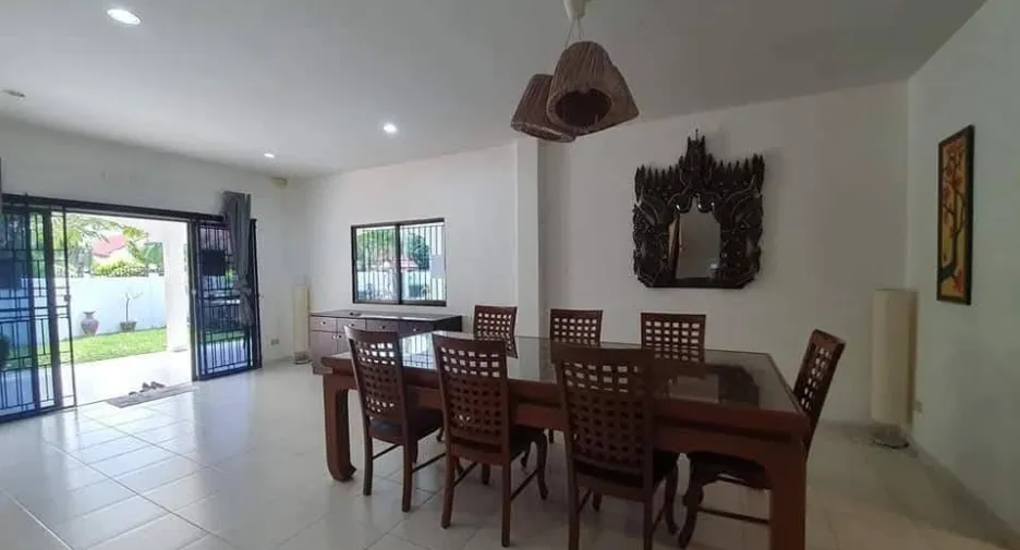 For rent 4 bedrooms villa in Jomtien, Pattaya