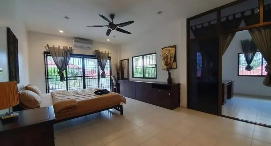 For rent 4 bedrooms villa in Jomtien, Pattaya