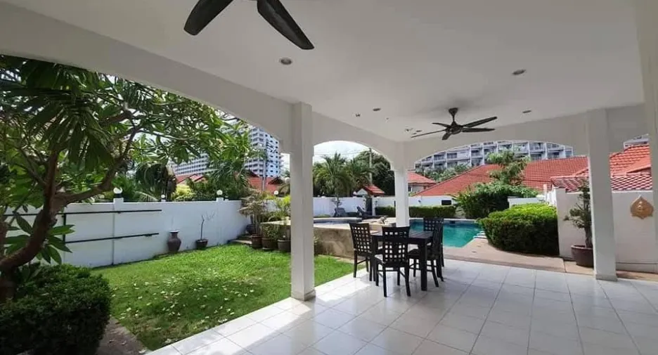 For rent 4 bedrooms villa in Jomtien, Pattaya
